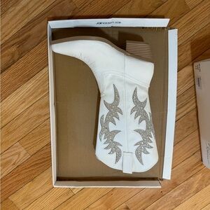 Betsey Johnson Silver White Heeled Boots